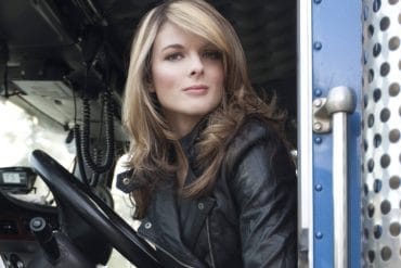 The Untold Truth Of 'Ice Road Truckers' Star - Lisa Kelly
