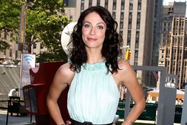 What is actress Joanne Kelly doing now? Husband, Net Worth